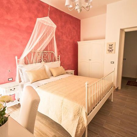 ランペドゥーザ ヴェヌスタス Bed & Breakfast エクステリア 写真